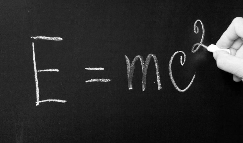 E mc3. Эйнштейна е мс2. Формула Эйнштейна e mc2. Уравнение Эйнштейна е мс2